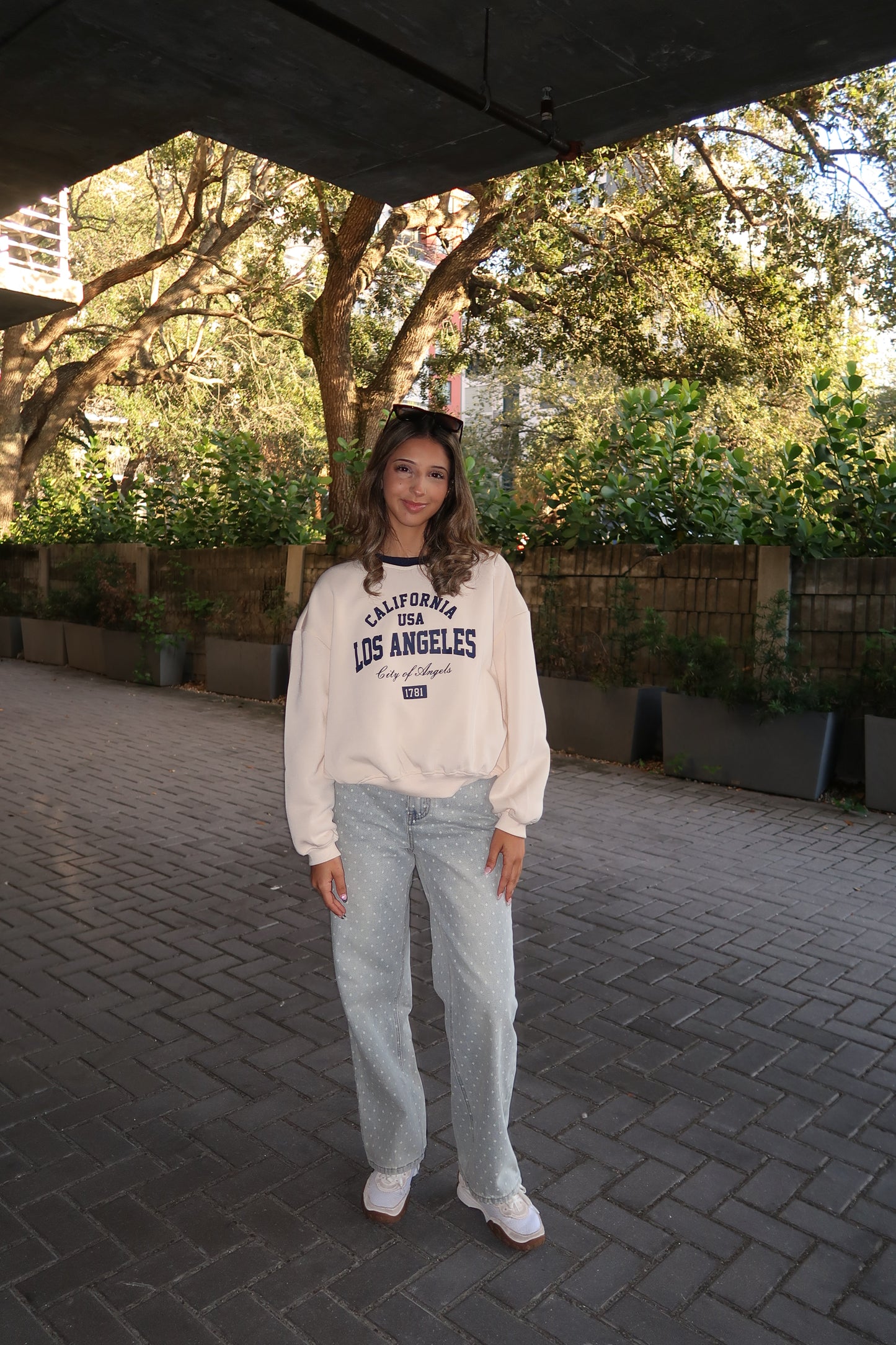 Cream/ Navy Los Angeles Sweatshirt