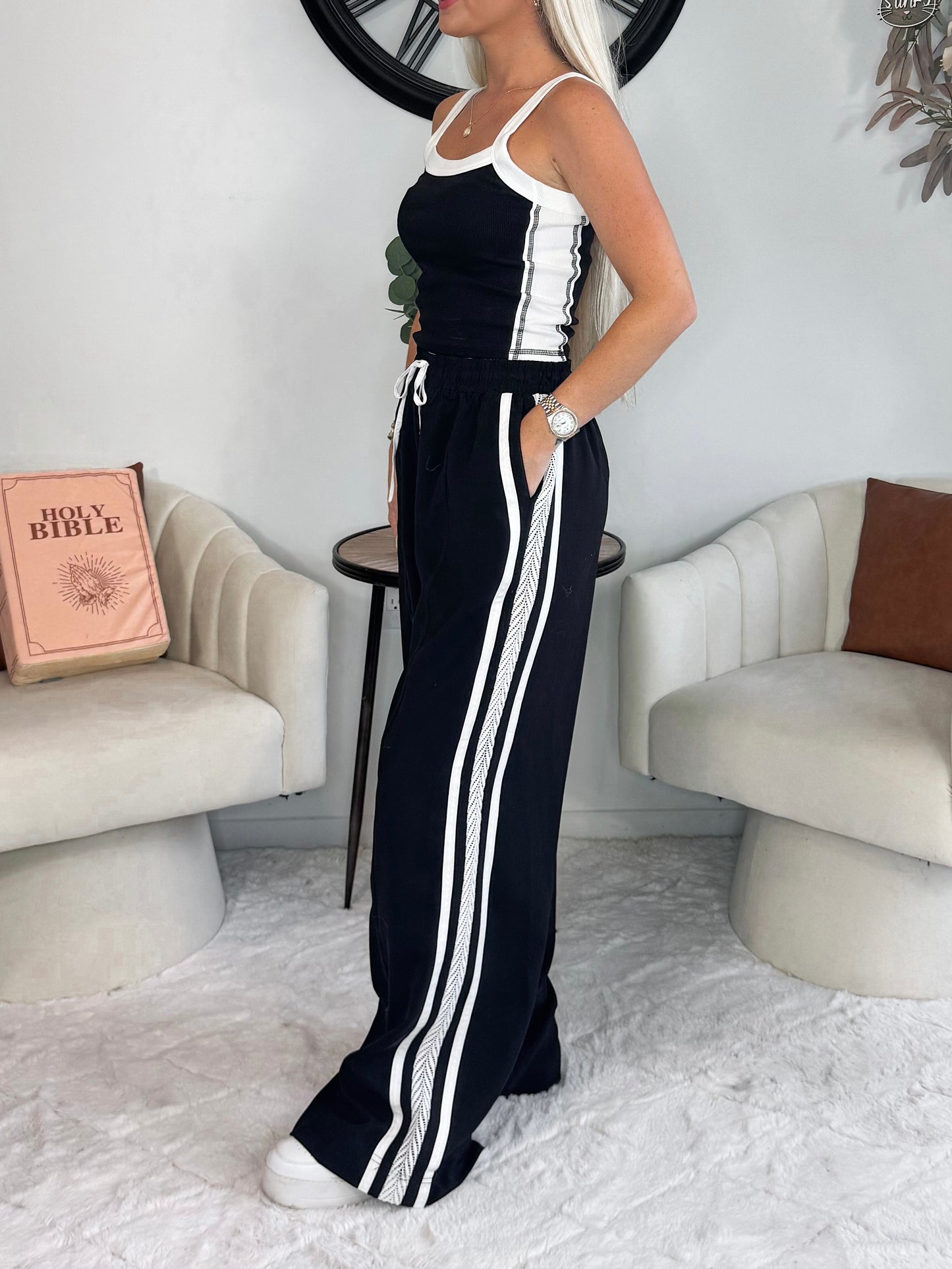 Casual Mode Cropped Tank Top