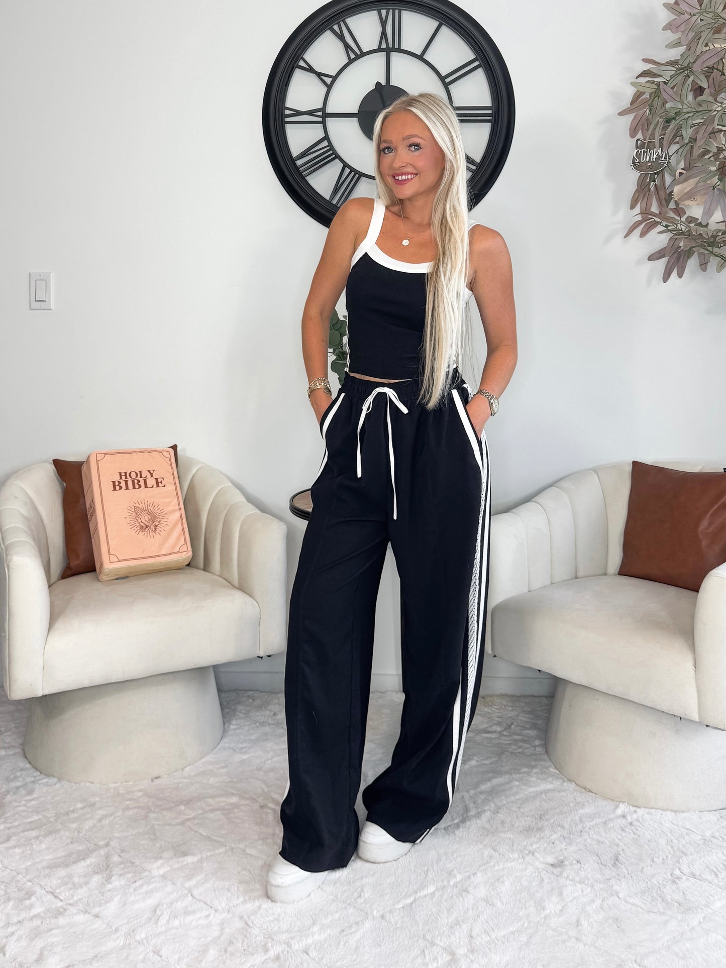 Casual Mode Cropped Tank Top