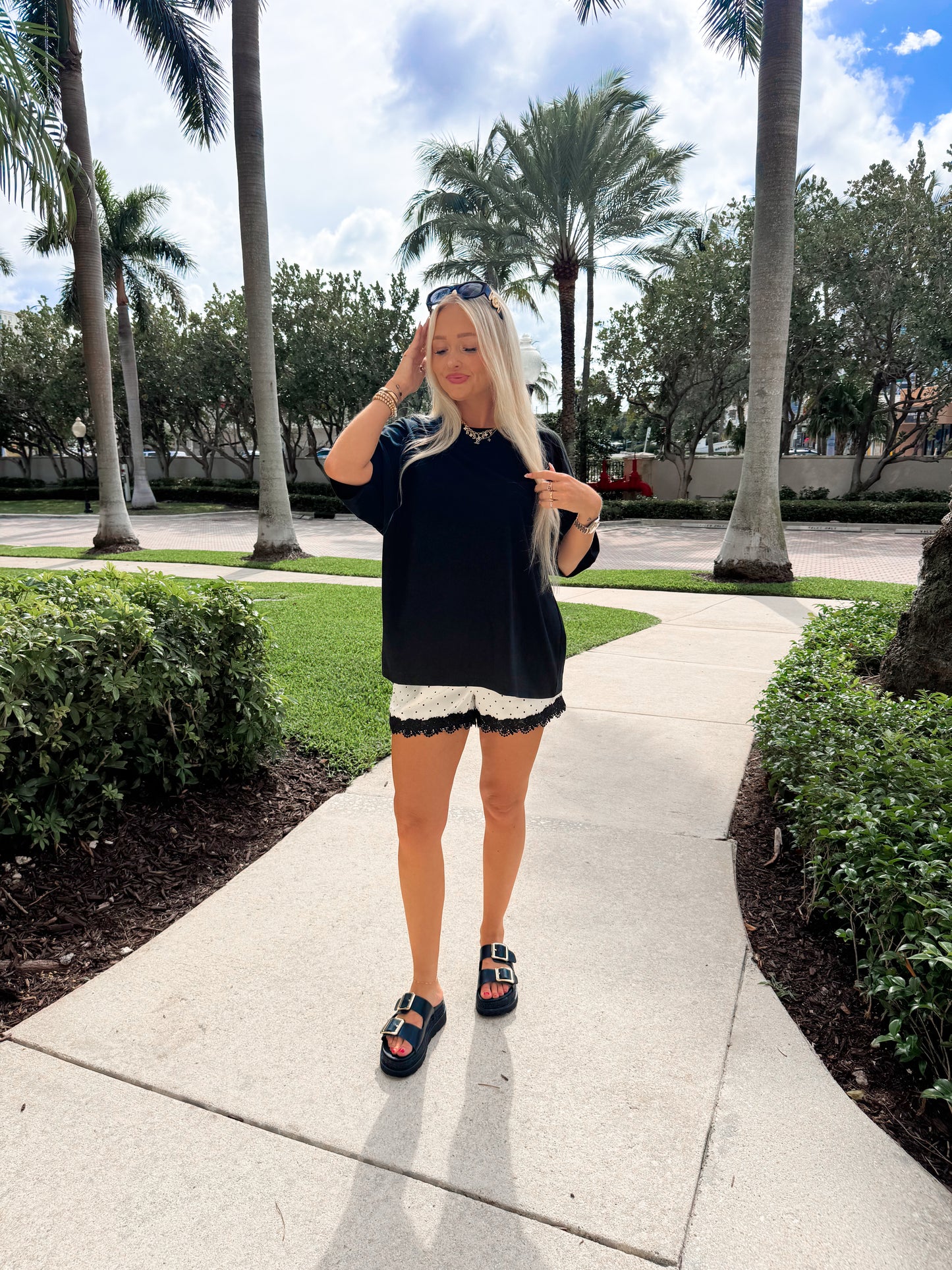 Easygoing Oversized Tee- Black