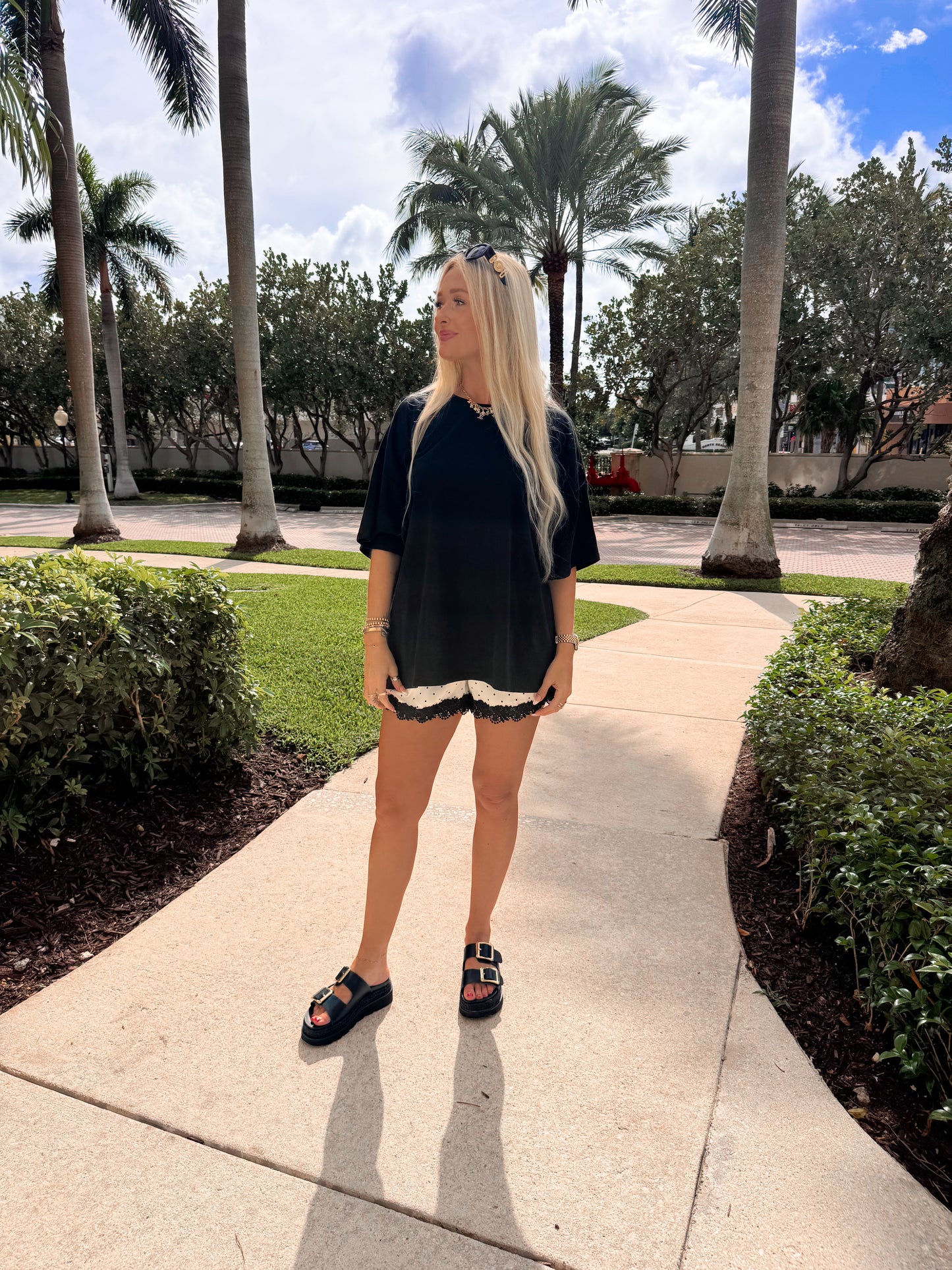 Easygoing Oversized Tee- Black
