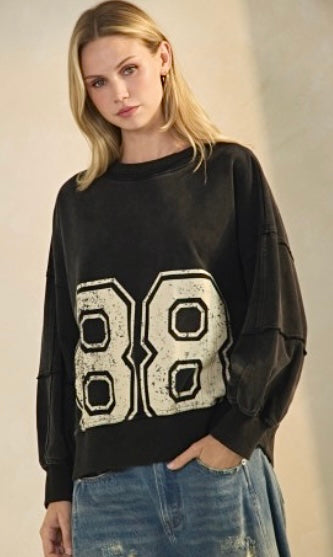 88 Black Oversized Sweatshirt