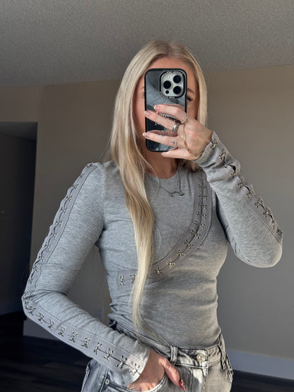 Hook & Eye Long Sleeve