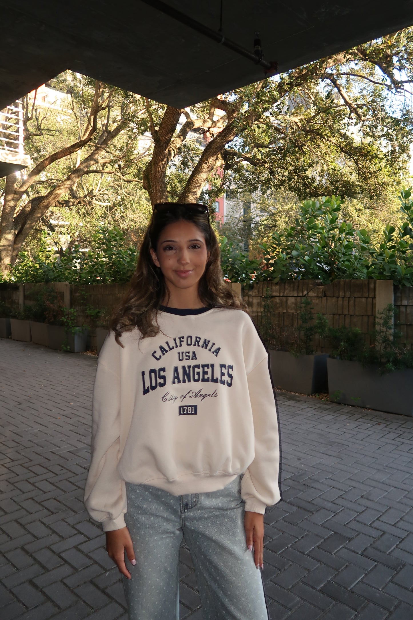 Cream/ Navy Los Angeles Sweatshirt