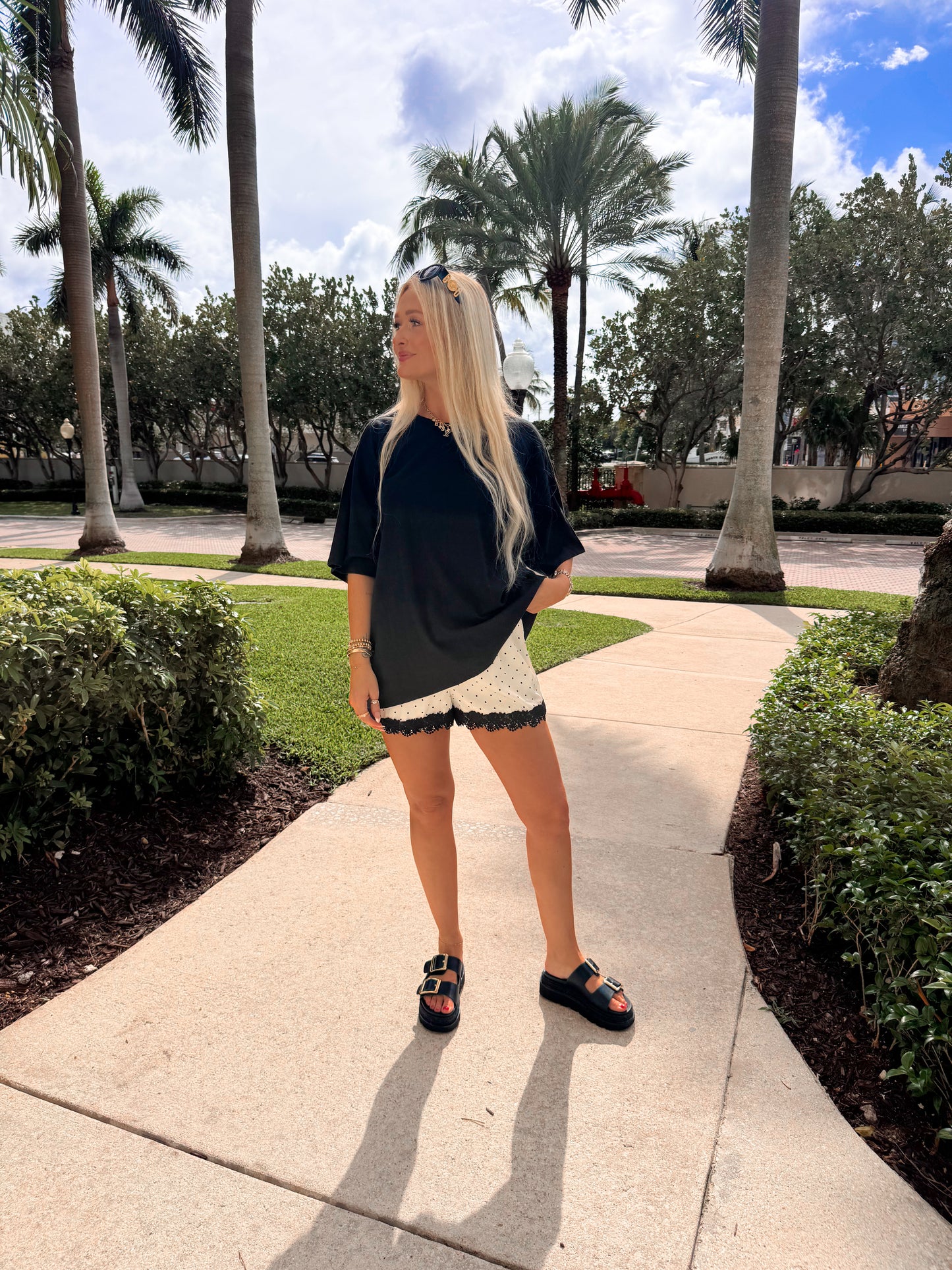 Easygoing Oversized Tee- Black